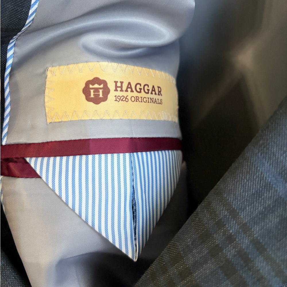New with Tags Haggar Men's Navy and Grey plaid  Blazer size 46R. Poly Viscose - Picture 5 of 8